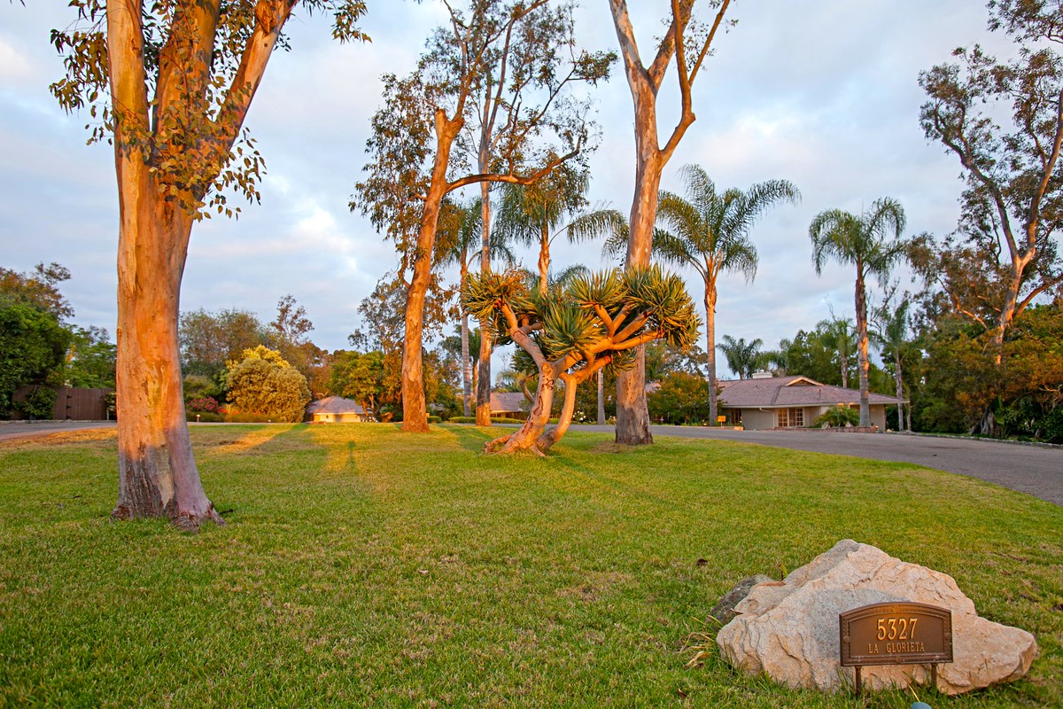 5327 La Glorieta Rancho Santa Fe, CA 92067 - Photo 2 of 25