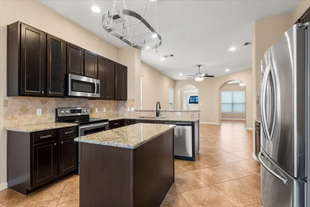 $1,900 | 105 Keo Keo Drive, Bastrop, TX 78602