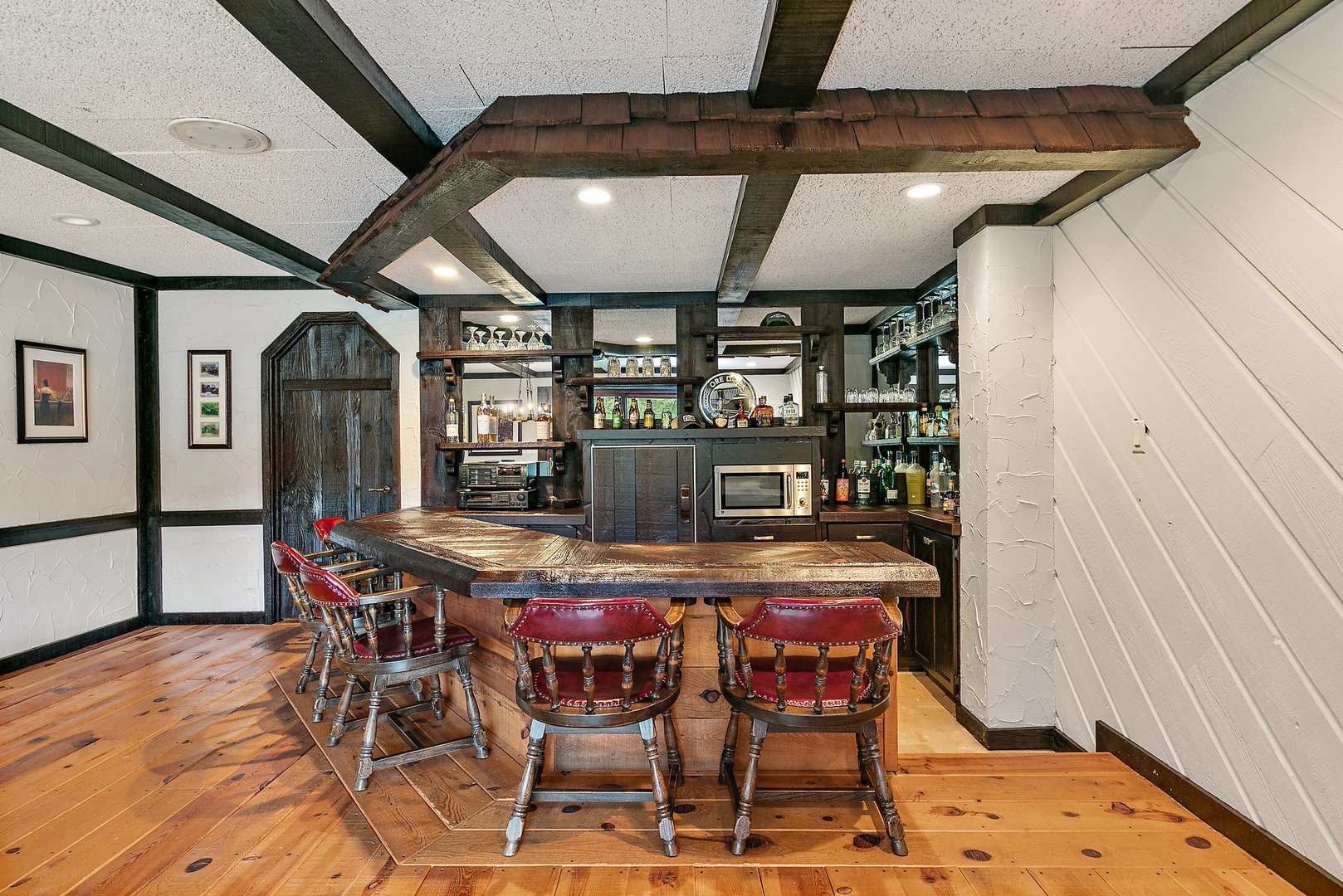 Undisclosed Address Woodstock, IL 60098 - Photo 33 of 40 a dining room with furniture and window