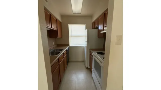 $761 | 400 Austin Road, Eagle Lake, TX 77434