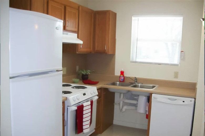 400 Austin Road Eagle Lake, TX 77434 - Photo 6 of 10 a utility room with sink dryer and washer