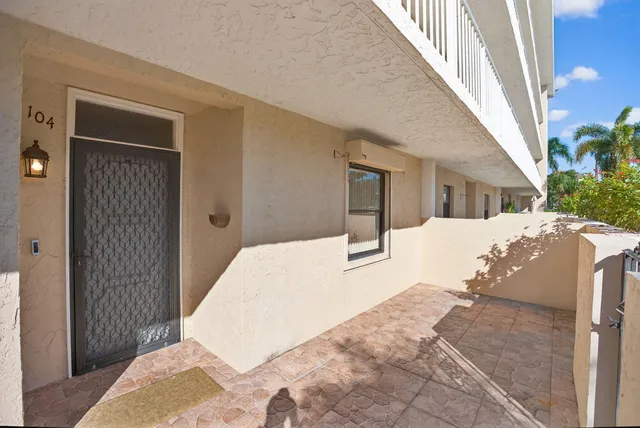 $2,800 | 300 North Hwy A1A, Unit 104J, Jupiter, FL 33477