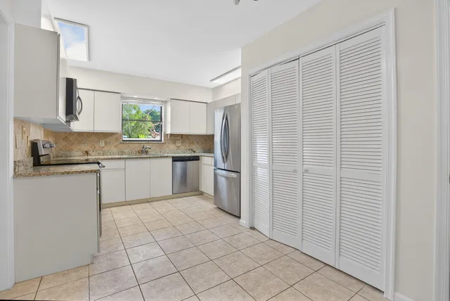 $2,800 | 300 North Hwy A1A, Unit 104J, Jupiter, FL 33477