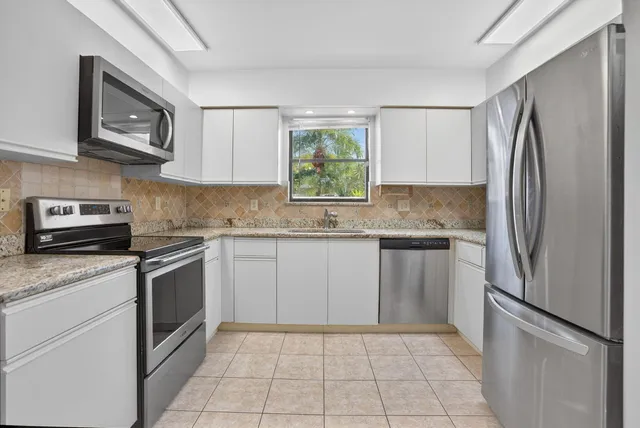 $2,800 | 300 North Hwy A1A, Unit 104J, Jupiter, FL 33477