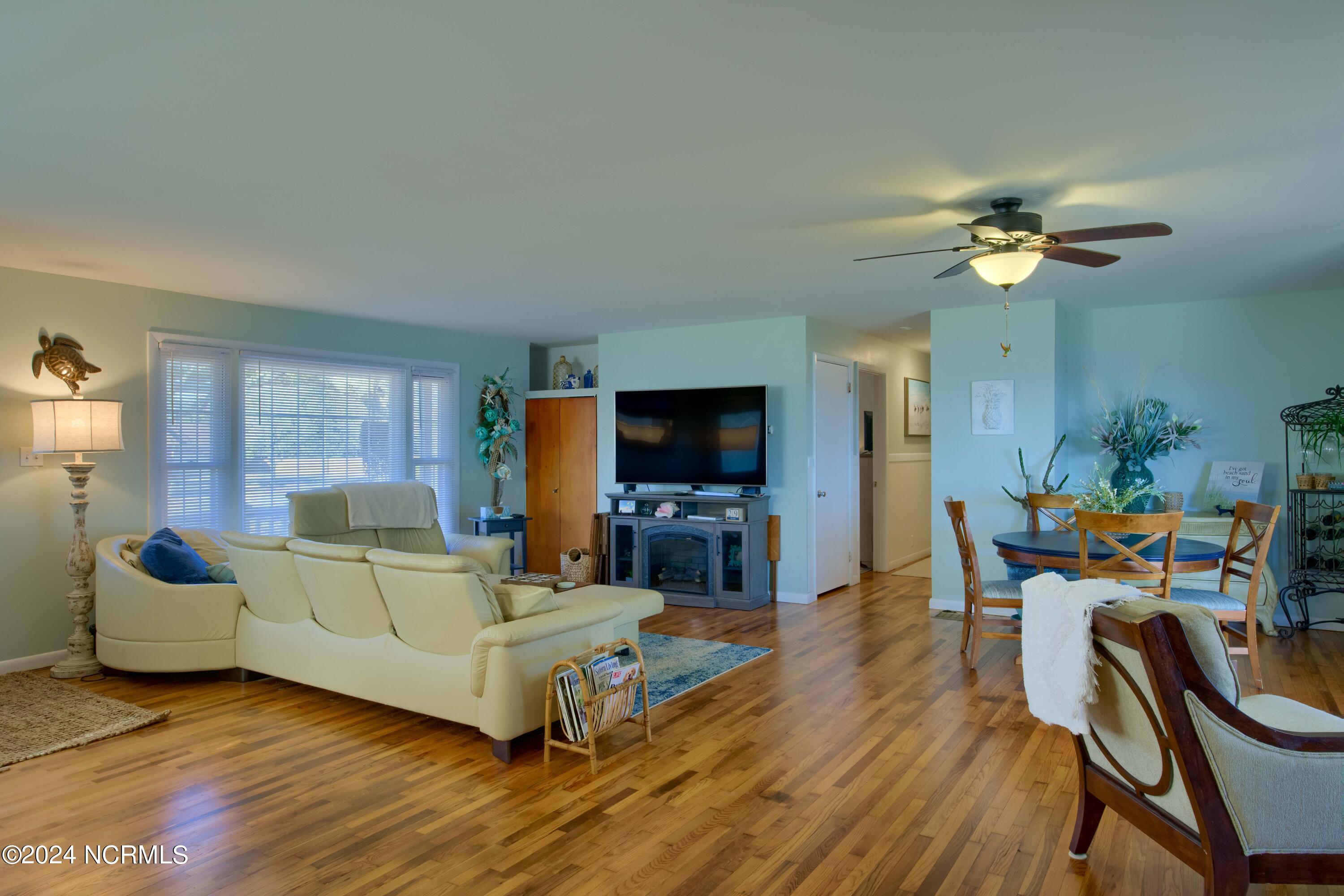 234 Peninsula Manor Road Hubert, NC 28539 - Photo 15 of 50 234 Peninsula Manor - Exterior_10