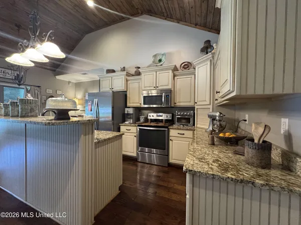 $649,000 | 1311 Harmon Road, Batesville, MS 38606