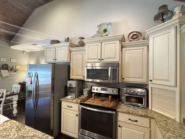 $649,000 | 1311 Harmon Road, Batesville, MS 38606