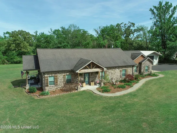 $649,000 | 1311 Harmon Road, Batesville, MS 38606