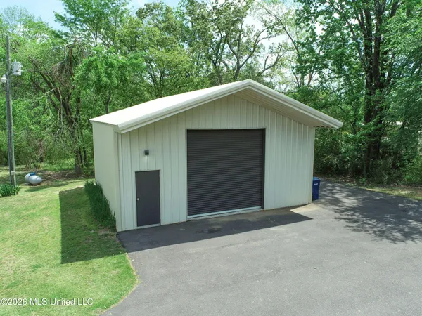 $649,000 | 1311 Harmon Road, Batesville, MS 38606