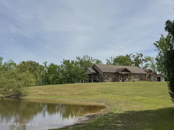 $649,000 | 1311 Harmon Road, Batesville, MS 38606