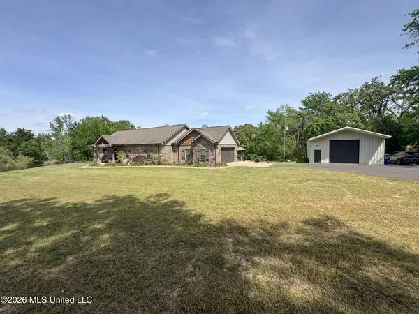 $649,000 | 1311 Harmon Road, Batesville, MS 38606