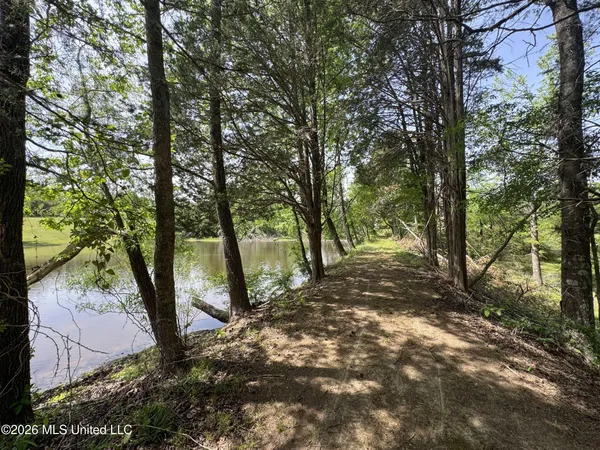 $649,000 | 1311 Harmon Road, Batesville, MS 38606