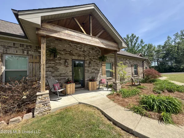 $649,000 | 1311 Harmon Road, Batesville, MS 38606