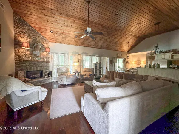 $649,000 | 1311 Harmon Road, Batesville, MS 38606