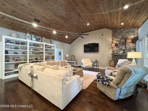 $649,000 | 1311 Harmon Road, Batesville, MS 38606