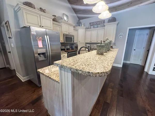 $649,000 | 1311 Harmon Road, Batesville, MS 38606