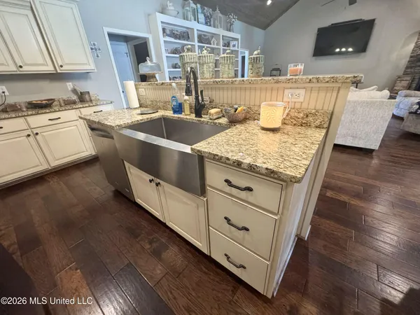 $649,000 | 1311 Harmon Road, Batesville, MS 38606