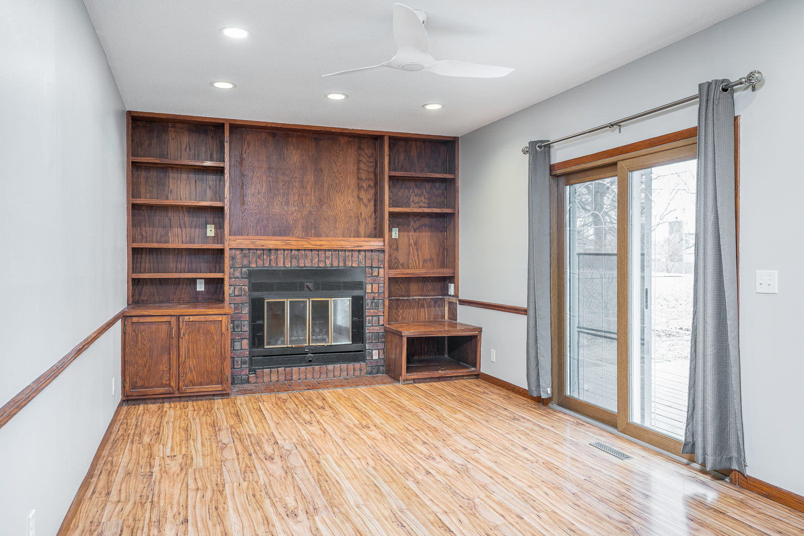 5824 Oakbrook Road Davenport, IA 52806 - Photo 11 of 28 Gallery Image 11