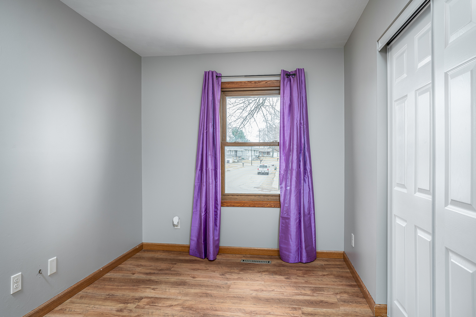 5824 Oakbrook Road Davenport, IA 52806 - Photo 15 of 28 Gallery Image 15