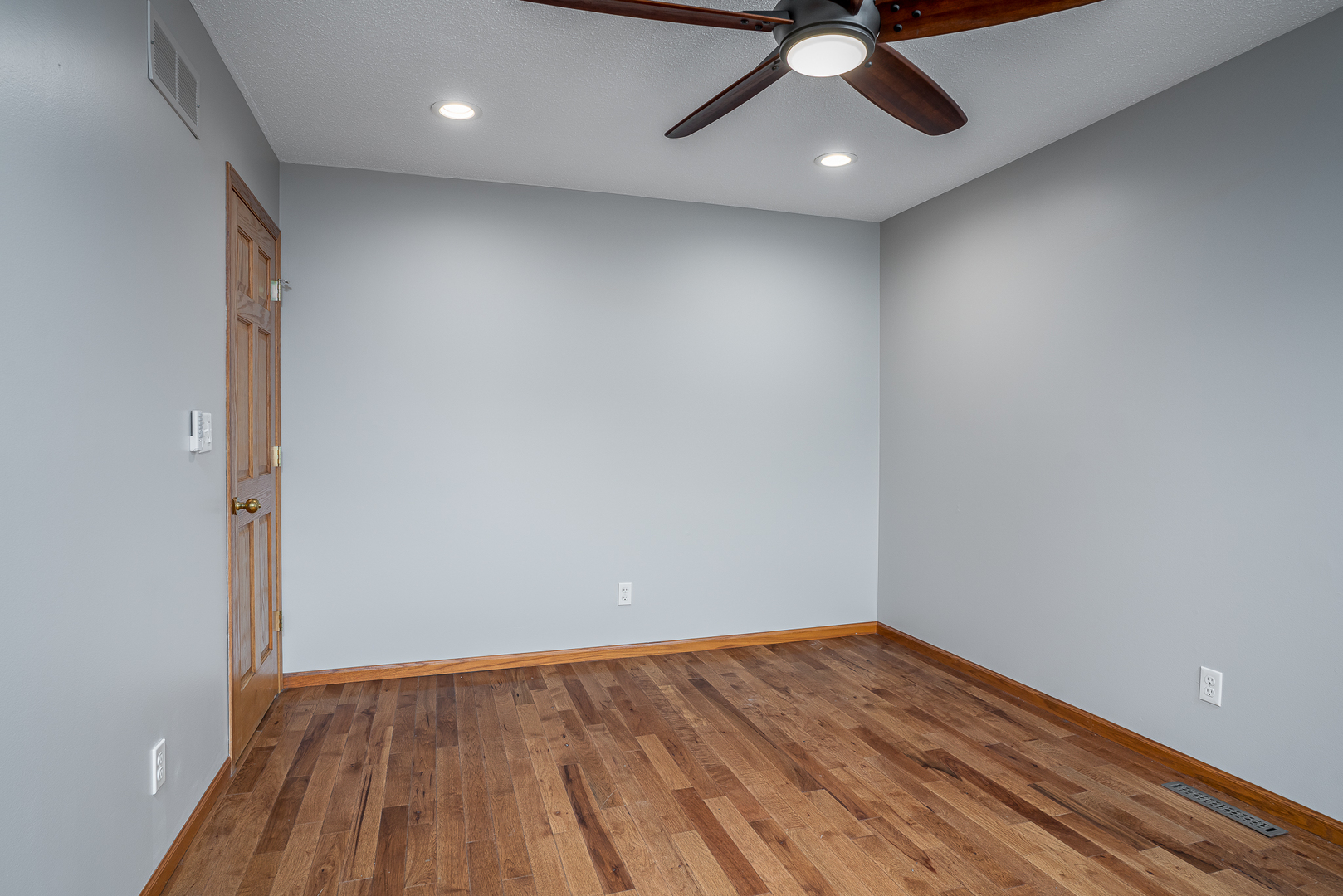 5824 Oakbrook Road Davenport, IA 52806 - Photo 20 of 28 Gallery Image 20