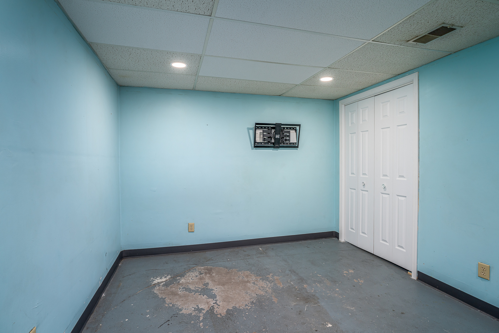 5824 Oakbrook Road Davenport, IA 52806 - Photo 23 of 28 Gallery Image 23