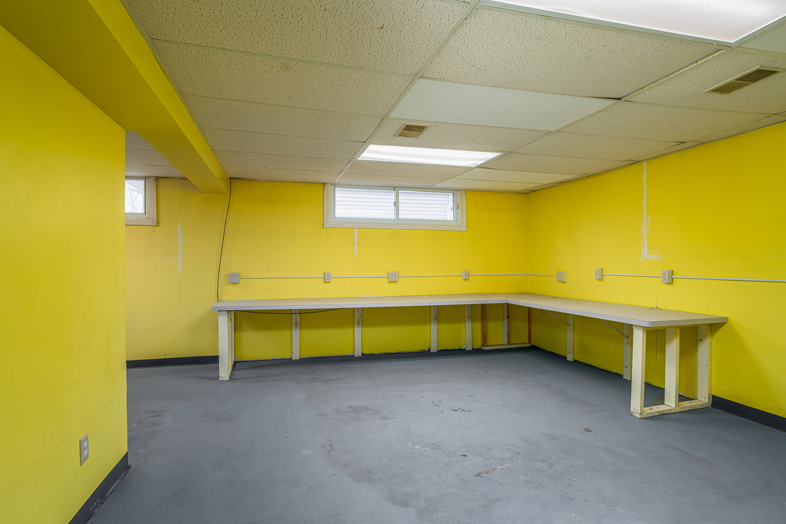5824 Oakbrook Road Davenport, IA 52806 - Photo 25 of 28 Gallery Image 25