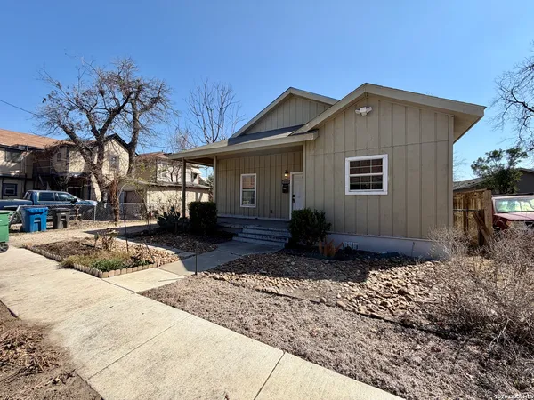 $2,050 | 210 Cadwallader Street, San Antonio, TX 78212