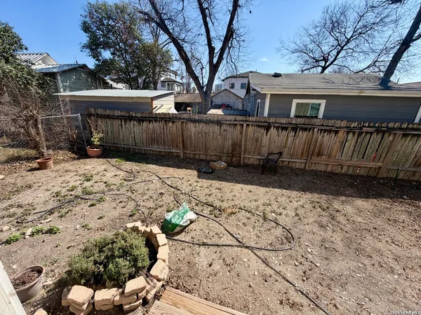 $2,050 | 210 Cadwallader Street, San Antonio, TX 78212