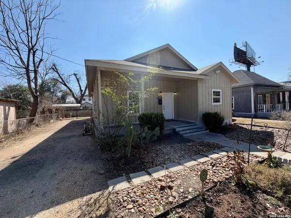 $2,050 | 210 Cadwallader Street, San Antonio, TX 78212