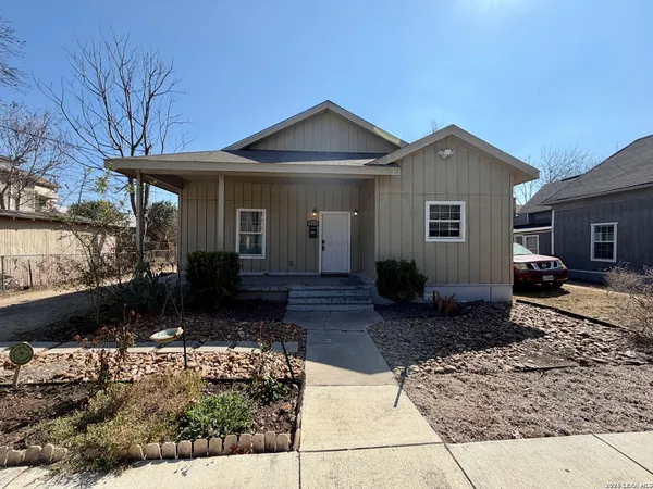 $2,050 | 210 Cadwallader Street, San Antonio, TX 78212