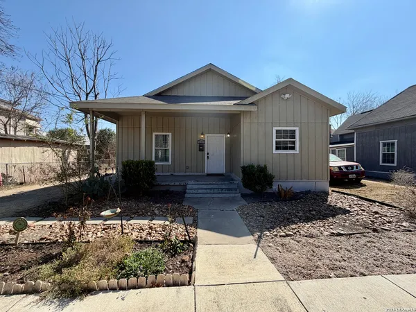 $2,050 | 210 Cadwallader Street, San Antonio, TX 78212