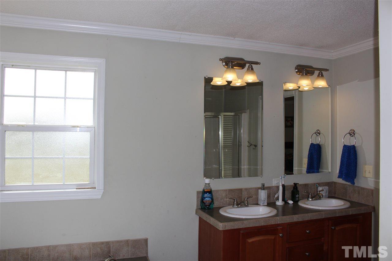 486 Denning Road Benson, NC 27504 - Photo 14 of 23 Gallery Image 14