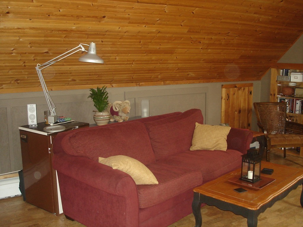 111 Bay Road Easton, MA 02356 - Photo 23 of 30 a living room with furniture