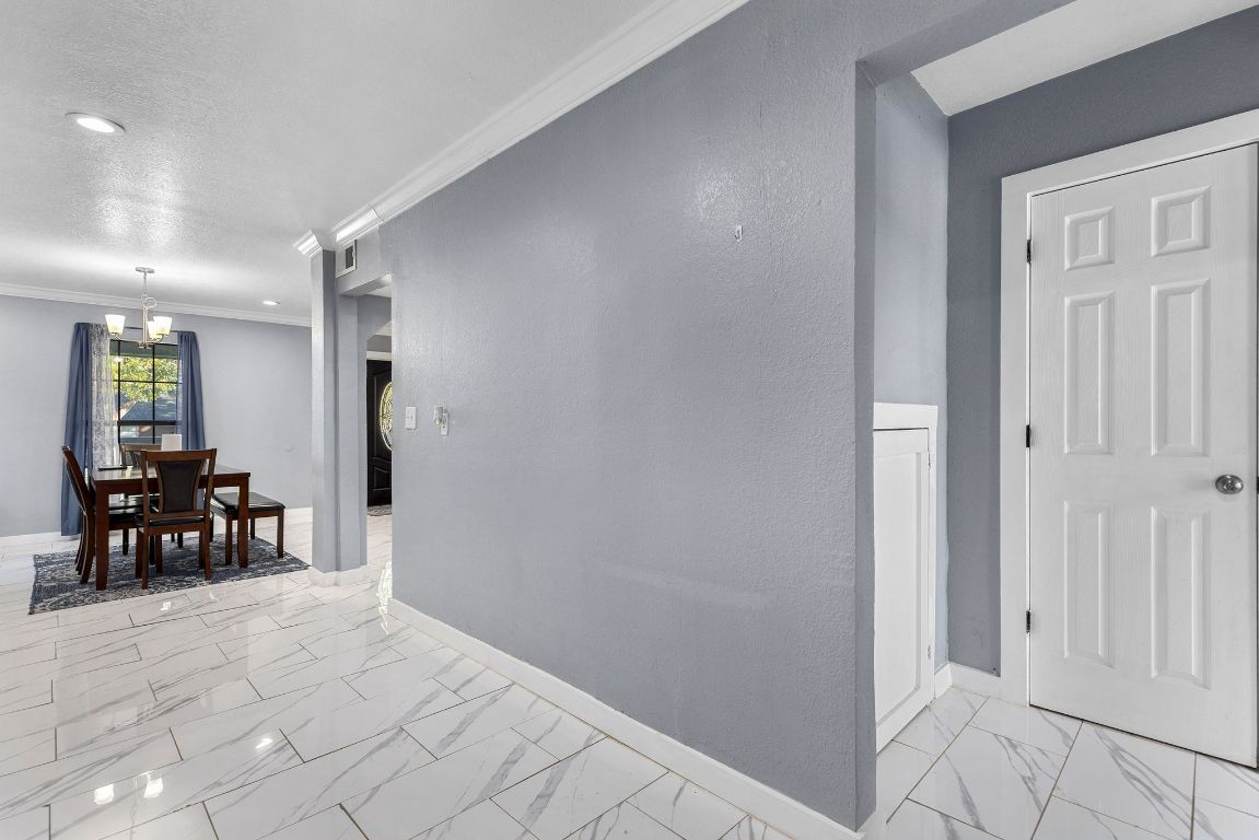1110 South 9th Street Temple, TX 76504 - Photo 11 of 27 a view of dining room with furniture