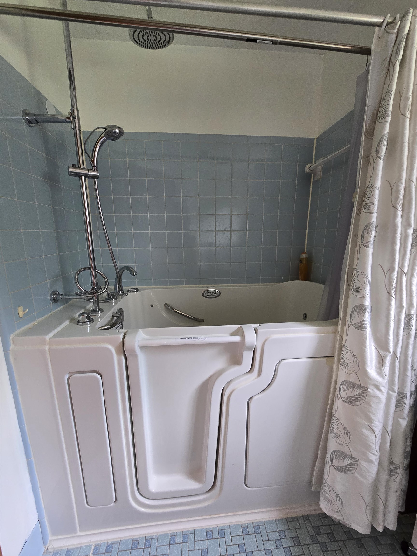 8355 Craven Road Bartlett, TN 38002 - Photo 23 of 28 View of full bathroom