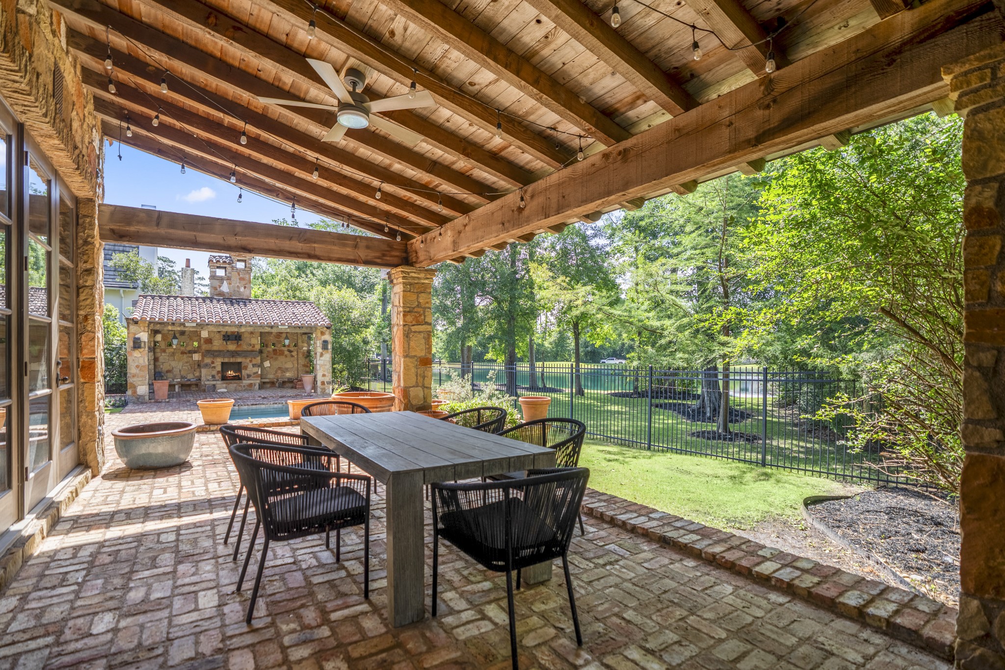 15 North Badger Lodge Circle Spring, TX 77389 - Photo 11 of 49
