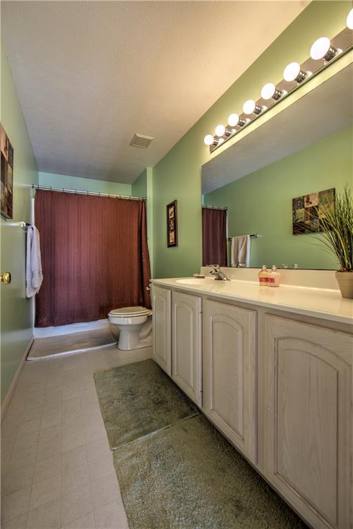252 Field Club Circle McKees Rocks, PA 15136 - Photo 18 of 24 Full bath...
