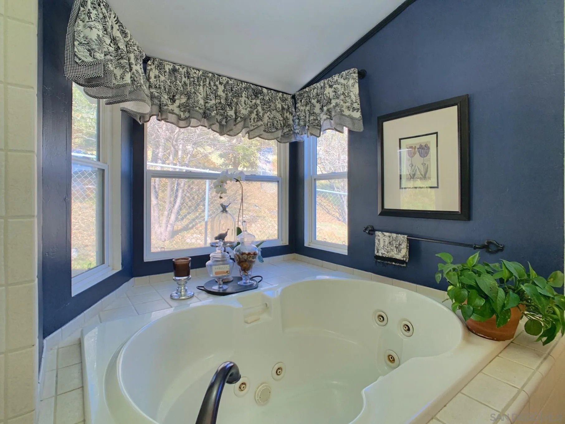 34642 Navajo Road Julian, CA 92036 - Photo 22 of 32 a bathroom with a tub sink and window