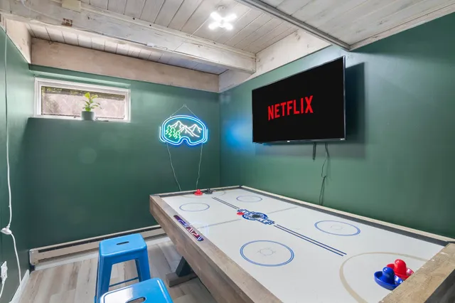 $499,000 | 6 Timberview Road, West Dover, VT 05356