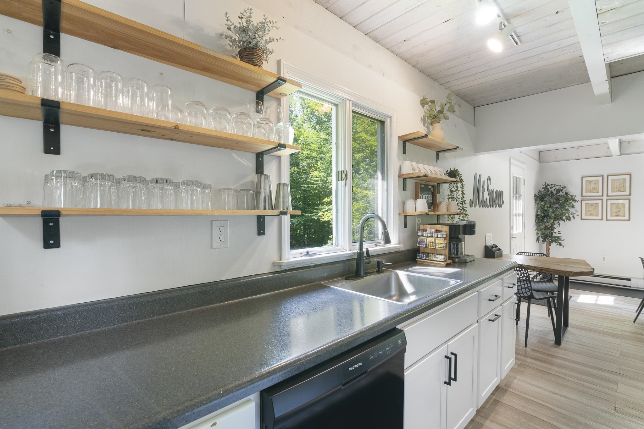 6 Timberview Road West Dover, VT 05356 - Photo 10 of 47