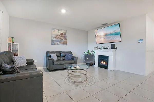 $2,800 | 3676 Scarlet Oak Drive, St. Cloud, FL 34772