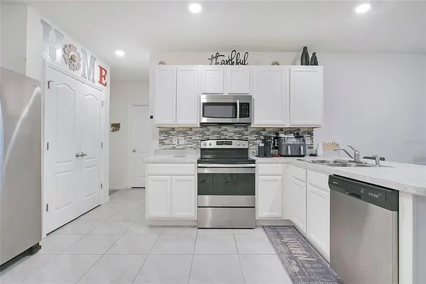 $2,800 | 3676 Scarlet Oak Drive, St. Cloud, FL 34772