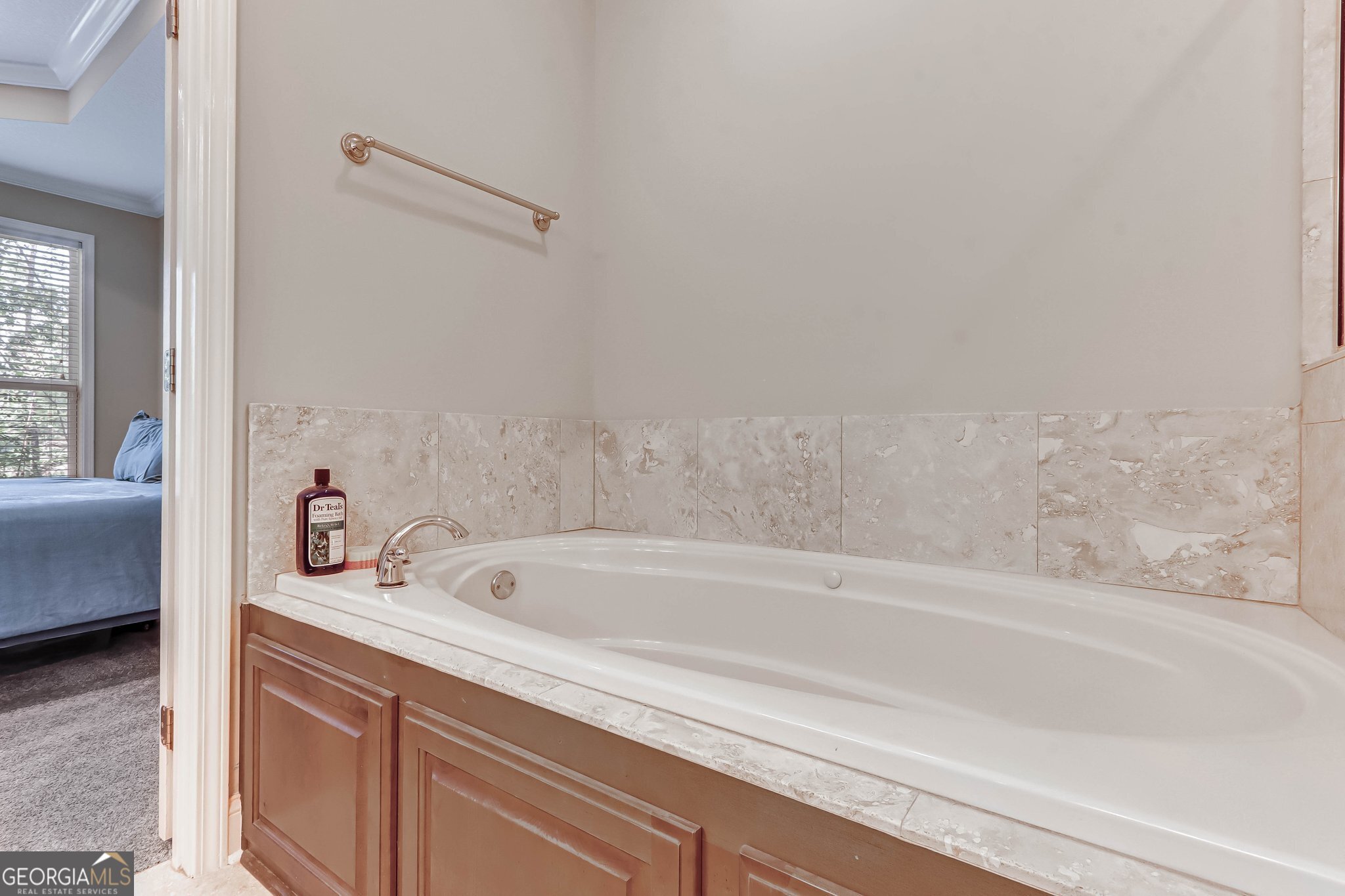 601 Eagle Boulevard Kingsland, GA 31548 - Photo 29 of 41 a bathroom with a bathtub and a sink