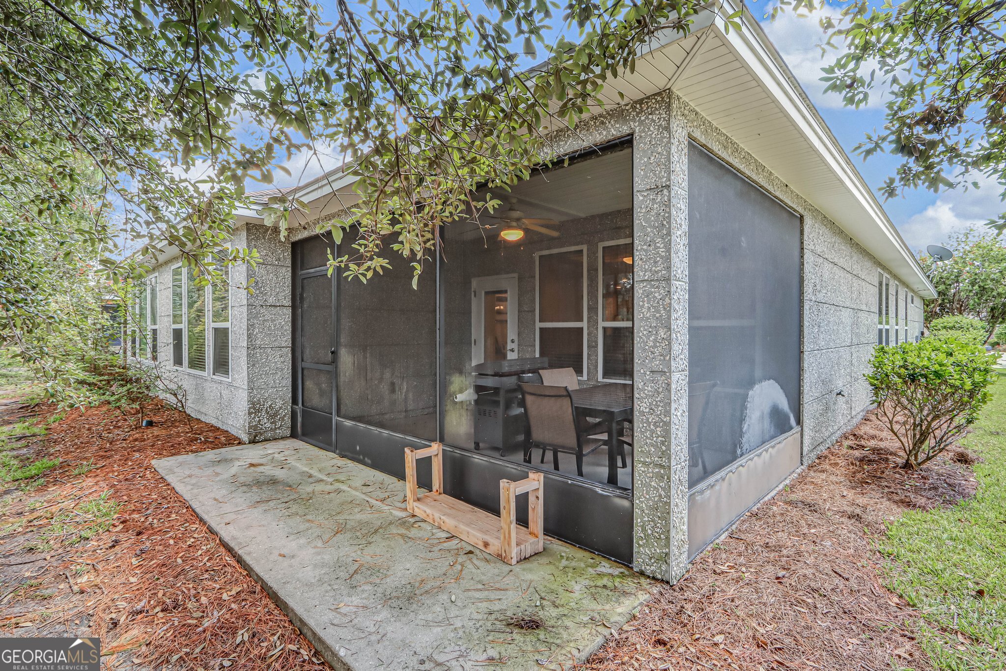 601 Eagle Boulevard Kingsland, GA 31548 - Photo 33 of 41 a view of a house with backyard and sitting area