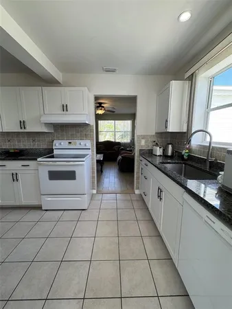 $1,300 | 5277 Grobe Street, North Port, FL 34287