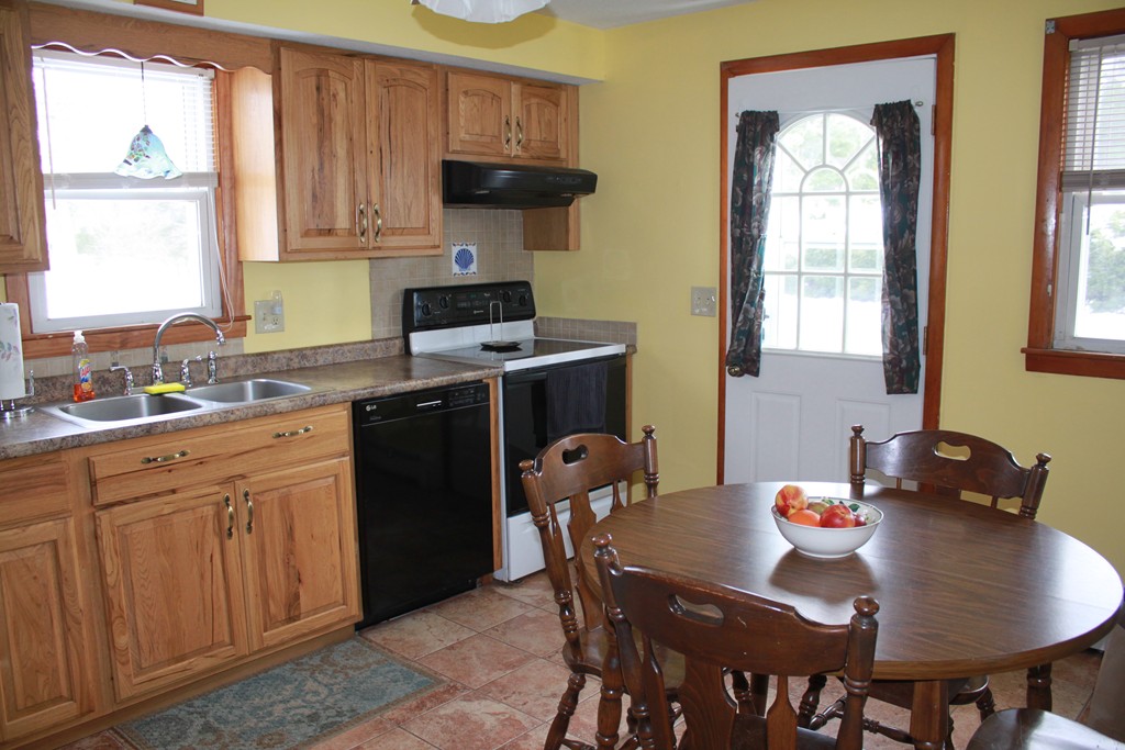 39 Boutelle Road Sterling, MA 01564 - Photo 3 of 11 Gallery Image 3