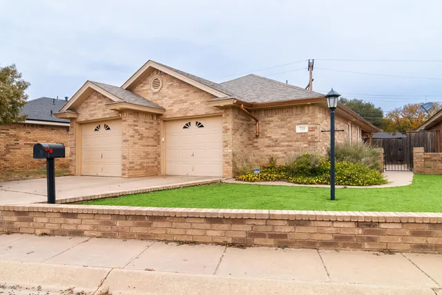 $190,000 | 728 9th Street, Wolfforth, TX 79382