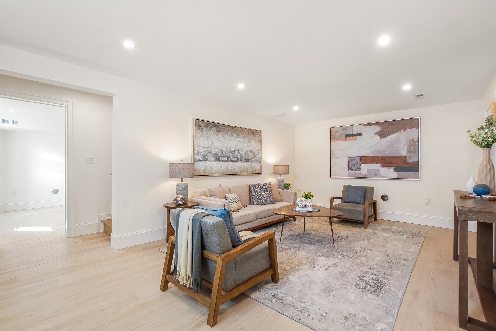 4317 Windom Place Northwest Washington, DC 20016 - Photo 39 of 50 Lower lev suite has private outdoor entr, BR, BA!