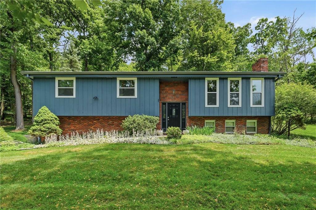 225 Woodcroft Road Baden, PA 15005 - Photo 2 of 43