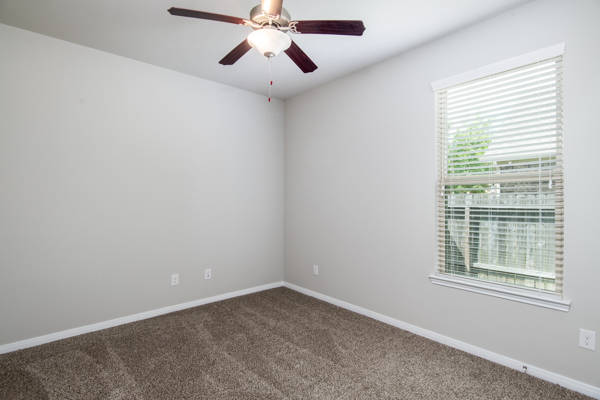 3211 Discovery Lane Conroe, TX 77301 - Photo 15 of 22 Secondary bedroom